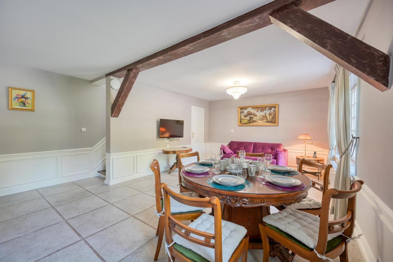 Le Petit Chateau De Barbizon Au Bois Du Mee ภายนอก รูปภาพ