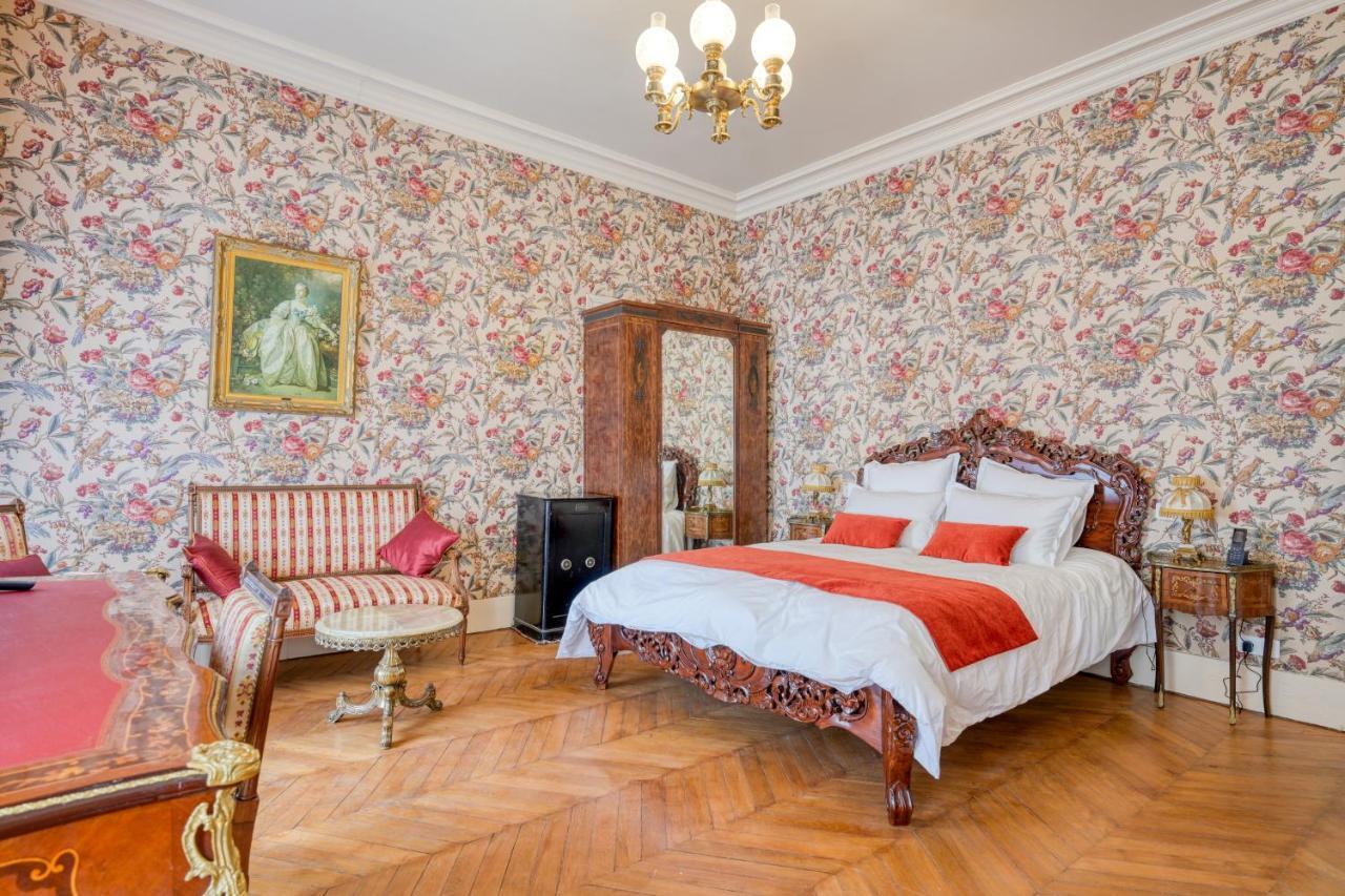 Le Petit Chateau De Barbizon Au Bois Du Mee ภายนอก รูปภาพ