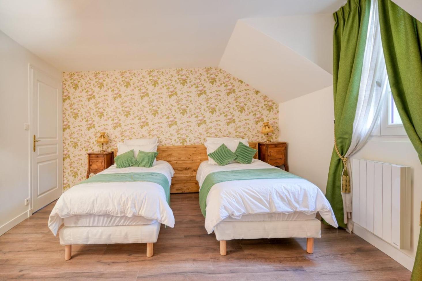 Le Petit Chateau De Barbizon Au Bois Du Mee ภายนอก รูปภาพ