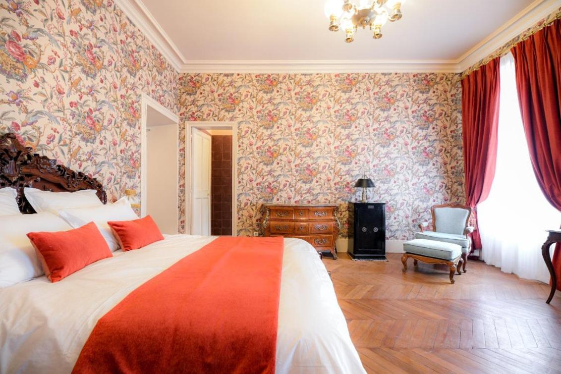 Le Petit Chateau De Barbizon Au Bois Du Mee ภายนอก รูปภาพ